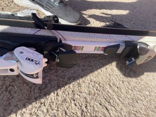 Esquís casi nuevos (1-2 usos)