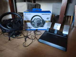 Volante Thrustmaster T300RS GT Ed. + 2 juegos PS4