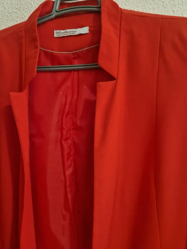 Blazer Rojo Stradivarius Talla M