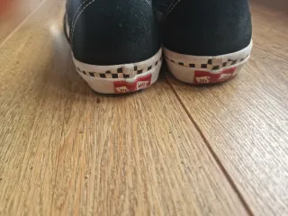 Zapatillas Vans Negras y Blancas