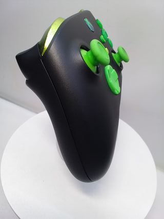 Mando Xbox Series Negro y Verde