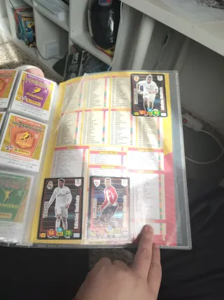 Álbum Adrenalyn 2018-19 - Faltan 69 Cromos