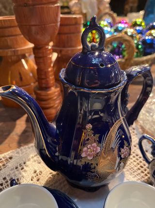 Juego de café azul con cafetera