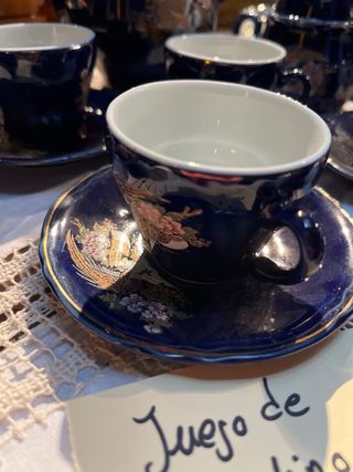 Juego de café azul con cafetera