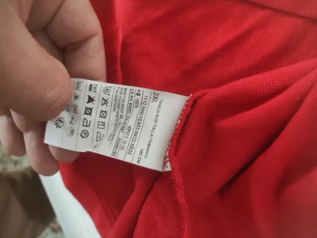 Jersey Benetton cuello polo color rojo