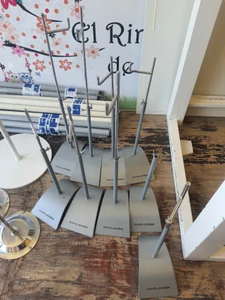 PERCHEROS Y ACCESORIOS PARA TIENDA DE ROPA