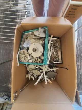 PERCHEROS Y ACCESORIOS PARA TIENDA DE ROPA