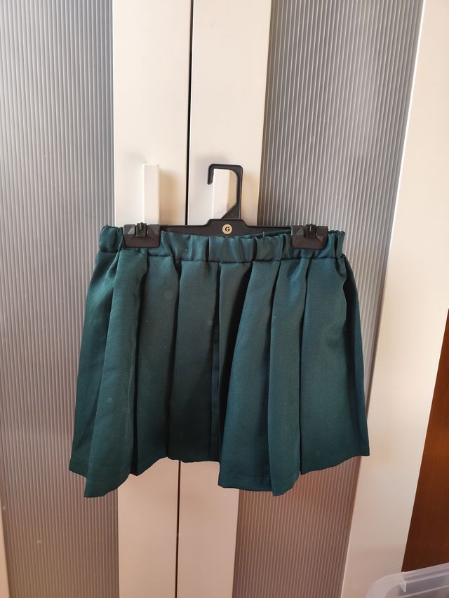 Cosplay MHA Chaqueta Gris y Corbata Roja con falda