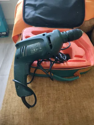 Taladro Eléctrico Black & Decker.