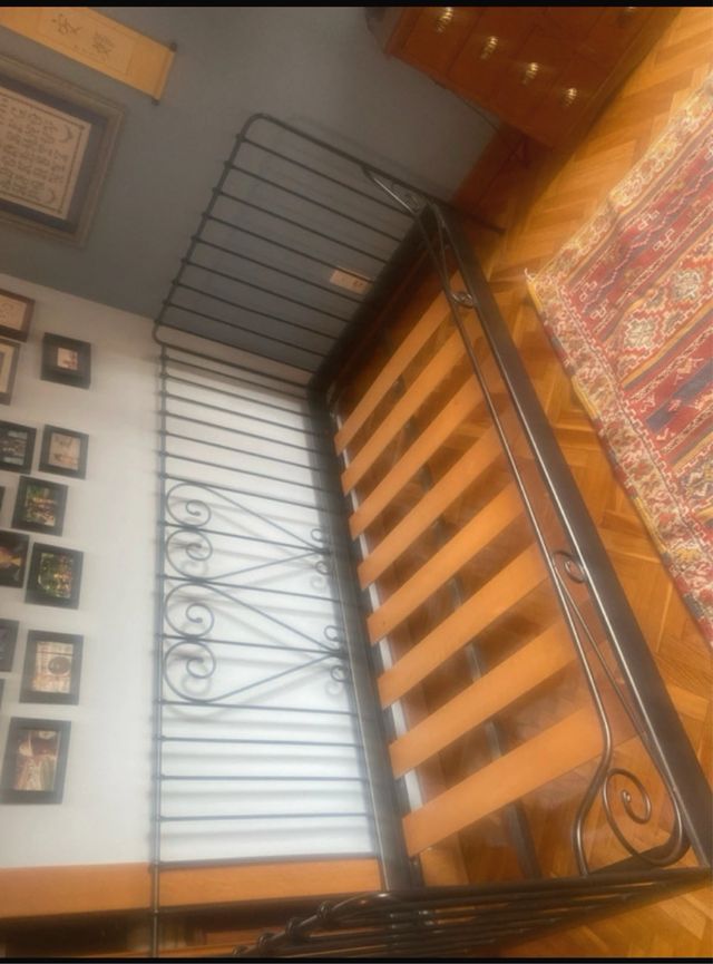 Estructura Cama Diván Ikea  de 90 cms SIN SOMIER