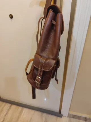 Mochila de cuero marrón