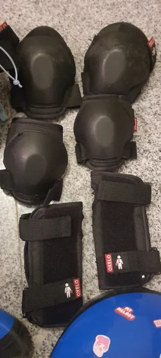 Patines Talla 28-30 + Casco y Protecciones