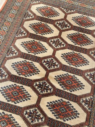 Alfombra vintage con diseño tradicional