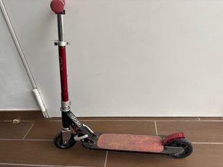 2 Patinetes  1 Oxelo T5  1 Oxelo para principiante