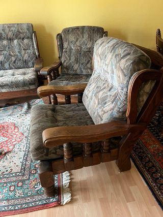 Sofá de 3 plazas con estructura de madera