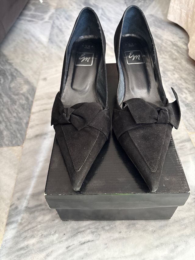 Zapatos tacón negros con lazo