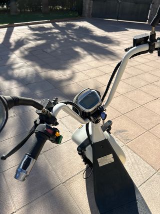 Moto Eléctrica Citycoco sin matricular.
