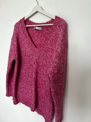 Jersey Zara oversize cuello pico rosa