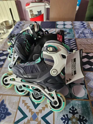 Patines en línea Oxelo Talla 37 y protecciones.