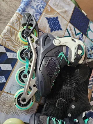 Patines en línea Oxelo Talla 37 y protecciones.