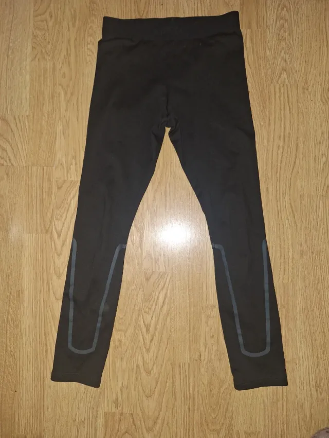 Pantalones térmicos negros talla algo mas asta 8