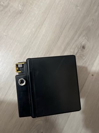 Batería Yuasa YTZ10S Descargada