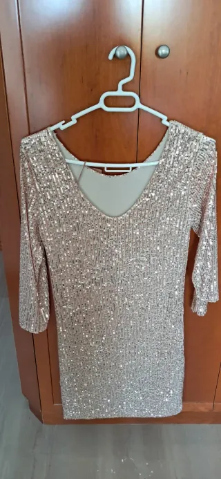 Vestido de fiesta lentejuelas dorado y otro negro