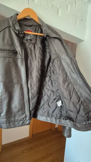 Chaqueta polipiel marrón oscura Talla XL