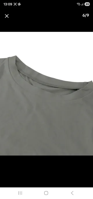 Conjunto deportivo gris acero