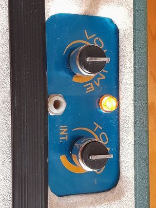 Antiguo amplificador a válvulas para guitarra