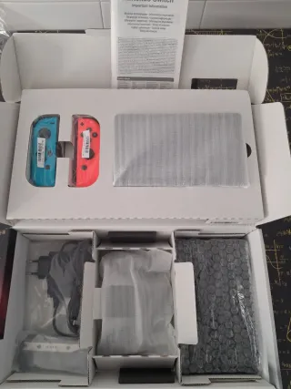 Nintendo Switch + Juegos y Accesorios
