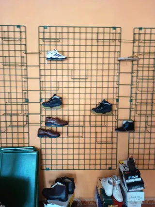 4 Espositori da parete metallici