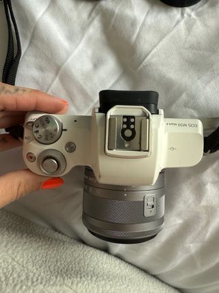 Canon EOS M50 Mark II Bianca + EF-M 15-45mm