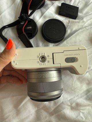 Canon EOS M50 Mark II Bianca + EF-M 15-45mm