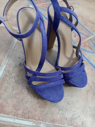 Zapatos de tacón morados