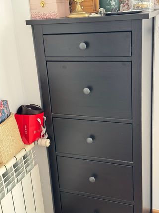 Dormitorio completo: Cama, 2 mesitas y 2 cómodas