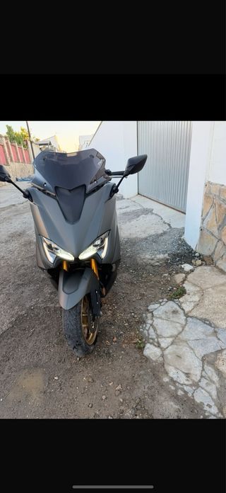 Yamaha T-MAX 560 tech