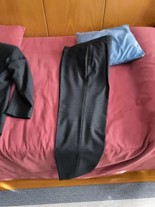 Traje de caballero gris