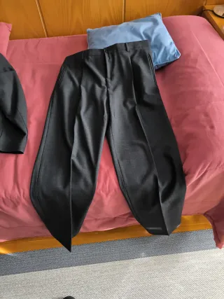 Traje de caballero gris