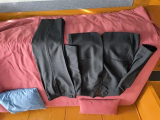 Traje de caballero gris