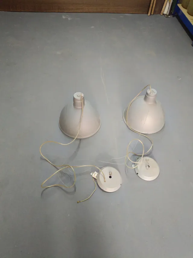 Lámparas colgantes metálicas grises