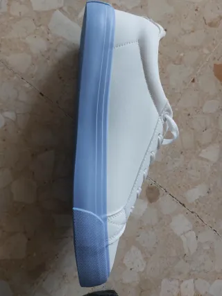 Zapatillas Guess Julia Talla 40