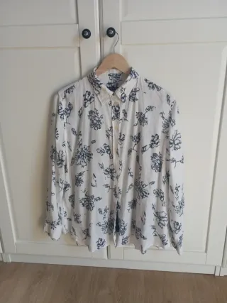 Camisa Lloyds's floral y top azul