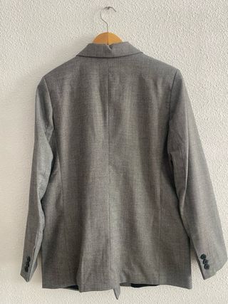 Traje chaqueta y pantalón Stradivarius gris