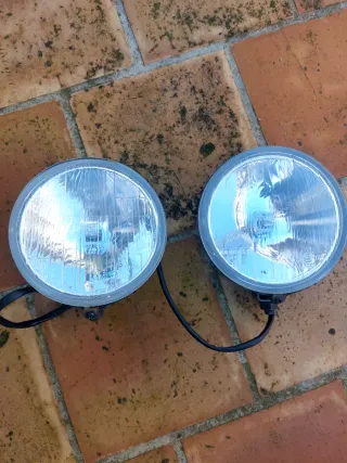 Faros largo alcance.