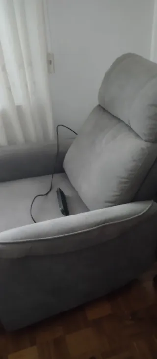 Sillón reclinable eléctrico gris