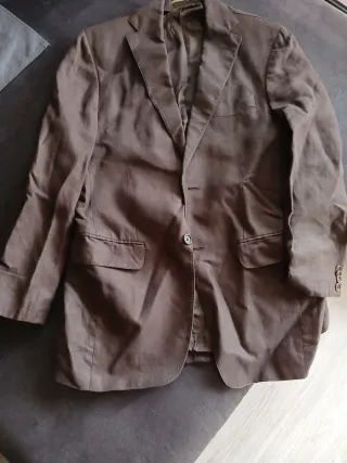 Traje de hombre marrón