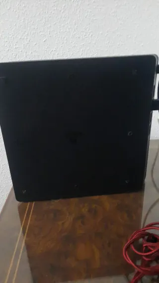 PS4 con 3 mandos y 13 juegos