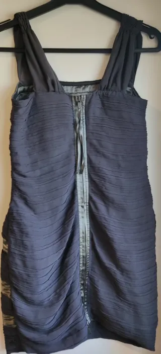 Vestido de fiesta gris y plateado