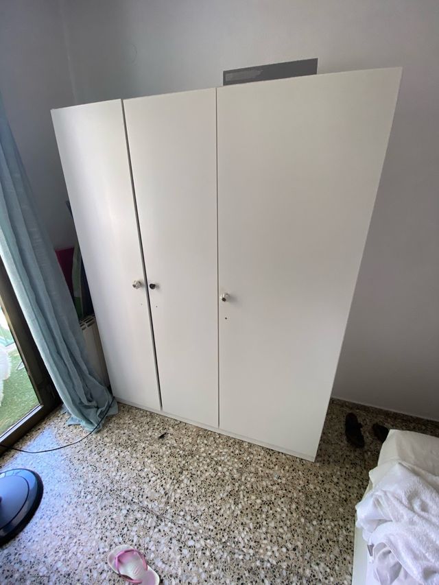 Armario de dormitorio blanco